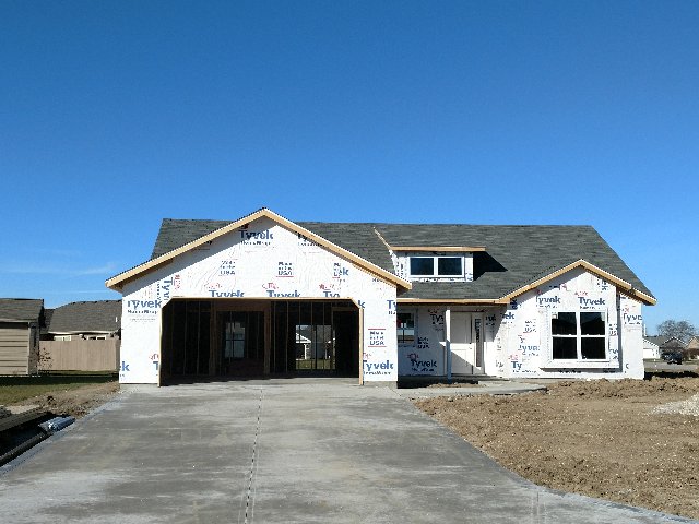 1035 Farmington Drive, Bluffton, IN.