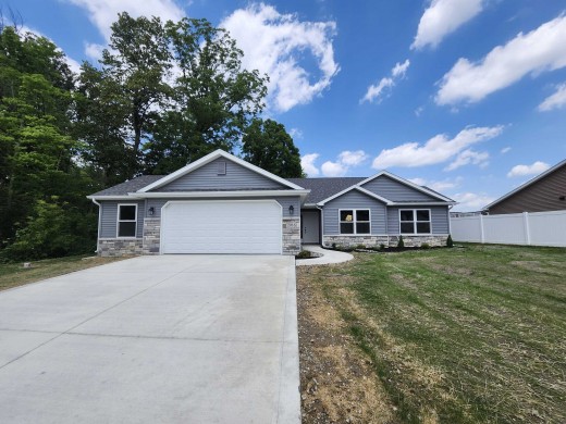 2016 Winesap Way, Kendallville, Indiana