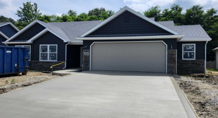 2011 Winesap Way, Kendallville, Indiana