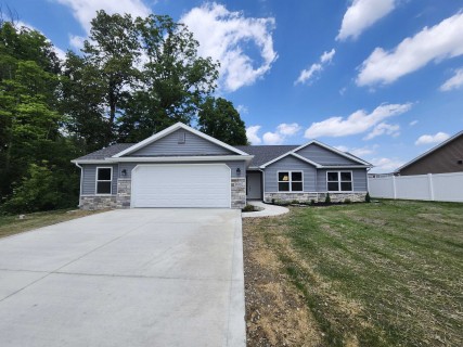 2016 Winesap Way, Kendallville, Indiana