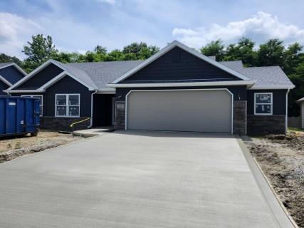 2011 Winesap Way, Kendallville, Indiana