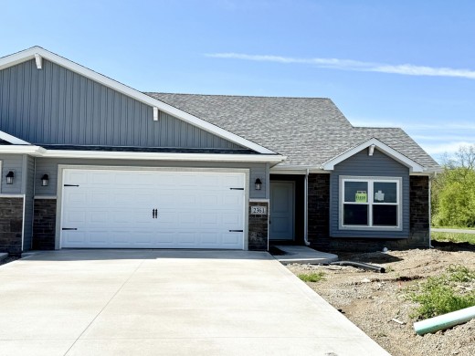 2361 Serenity Ct., Auburn, Indiana