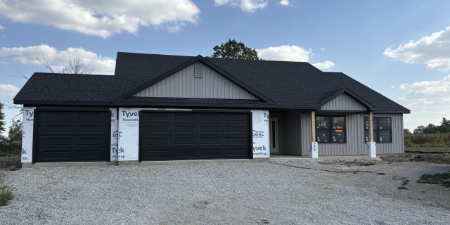 1088 Farmington Dr